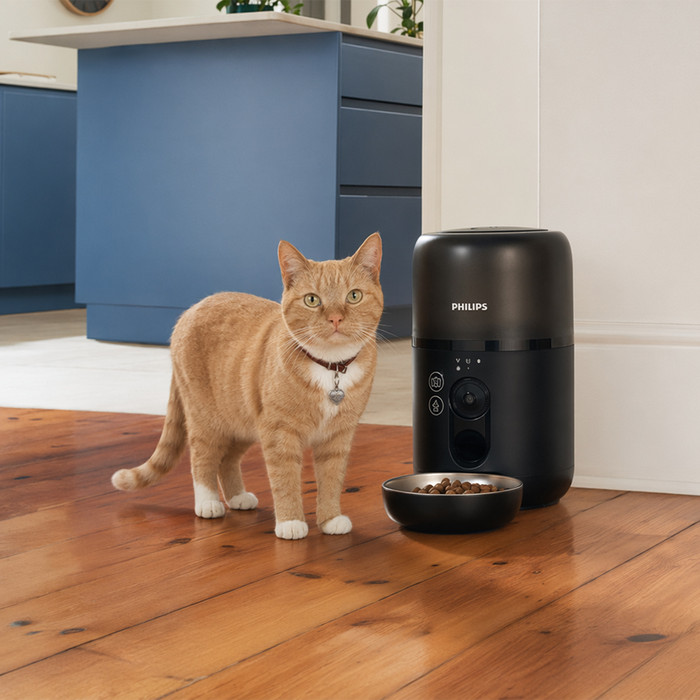 Philips Automatische voerbak PAW5320/02 Donkergrijs product in gebruik