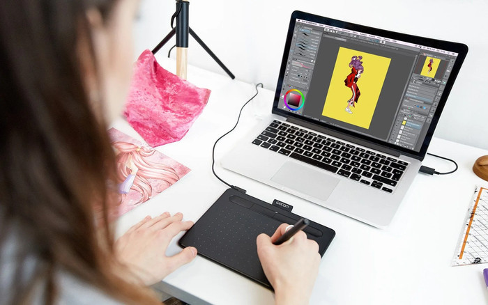 Wacom Intuos S Black product in use