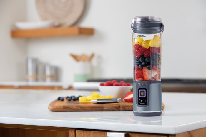 Ninja Blast BC151EUNV Blue product in use