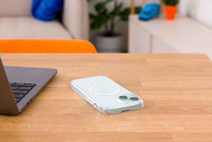 BlueBuilt Protective Back Cover with MagSafe iPhone 15 Transparent visual Coolblue 2