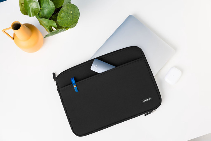 BlueBuilt Laptop Sleeve Width 40cm 17 inches Black visual Coolblue 1