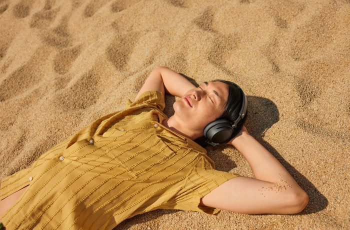 Sennheiser Accentum Plus Black product in use