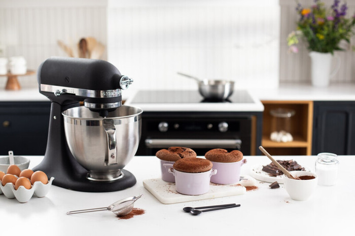 KitchenAid 5KSM185PSEBK Vulkaanzwart product in gebruik