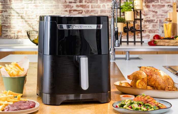 Moulinex Easy Fry & Grill XXL product in use