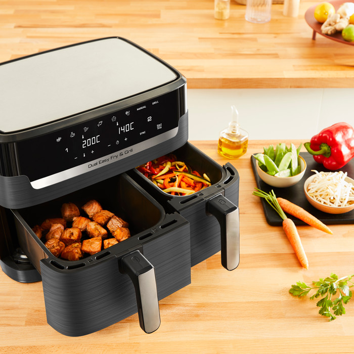 Moulinex Dual Easy Fry & Grill product in use