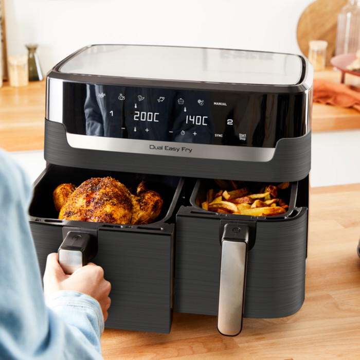 Moulinex Dual Easy Fry & Grill product in use