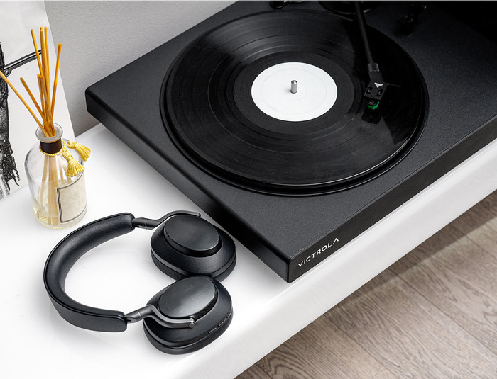 Victrola Hi-Res Onyx Black product in use