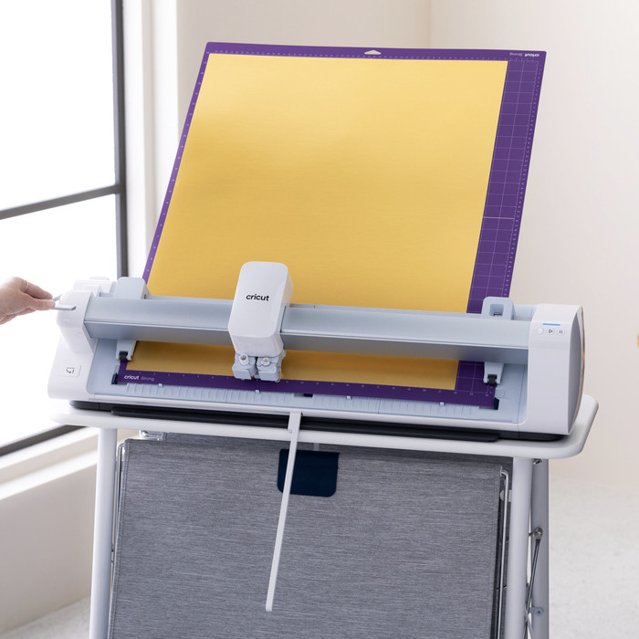 Cricut Venture StrongGrip Performance Mat 61 x 71 cm product in gebruik