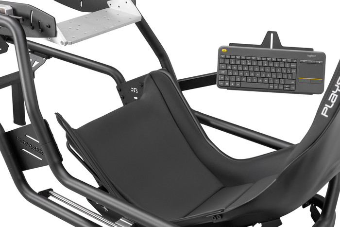 Playseat Keyboard Holder Pro product in gebruik