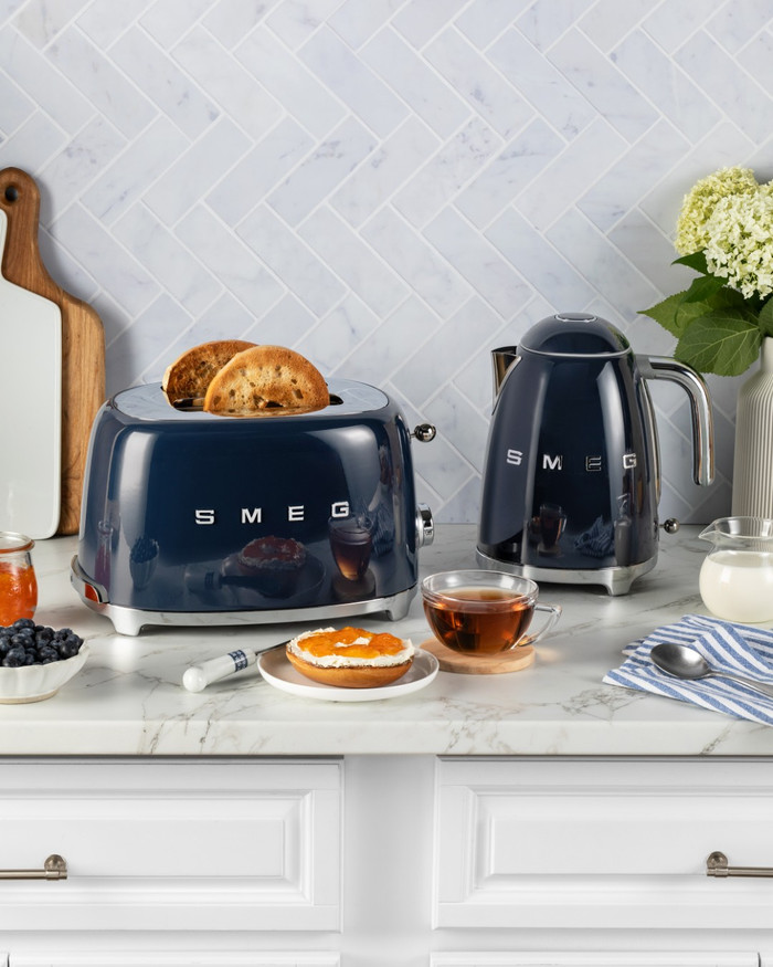 SMEG KLF03NBEU Navy Blue product in gebruik