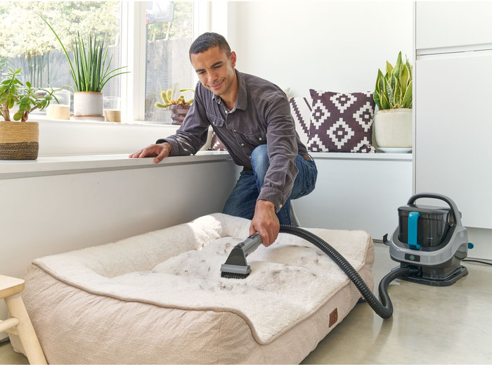 BLACK+DECKER BHSC1350CHS-QS product in gebruik