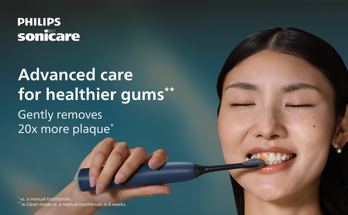 Philips Sonicare Series 7500 HX7423/10 Blauw product in gebruik