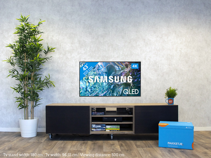Samsung QLED 4K 43Q64D (2024) + Samsung HW-Q60C (2023) visual Coolblue 1