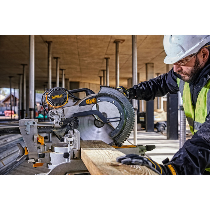 DeWalt DWS780-QS product in use