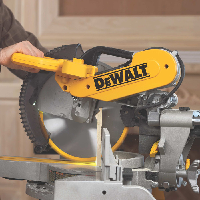 DeWalt DWS780-QS product in use