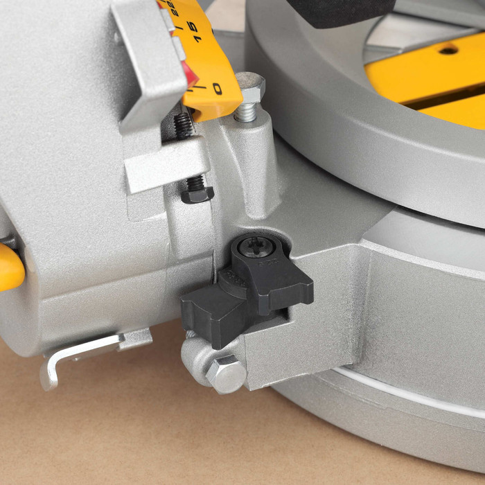 DeWalt DWS780-QS product in use
