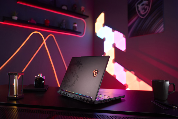 MSI Raider 16 Max HX B2WI-249NL product in gebruik