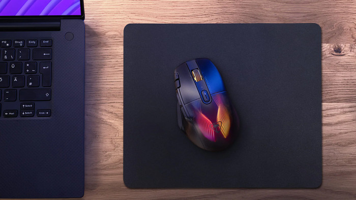 Turtle Beach Kone XP AIR Wireless Gaming Muis Zwart product in gebruik