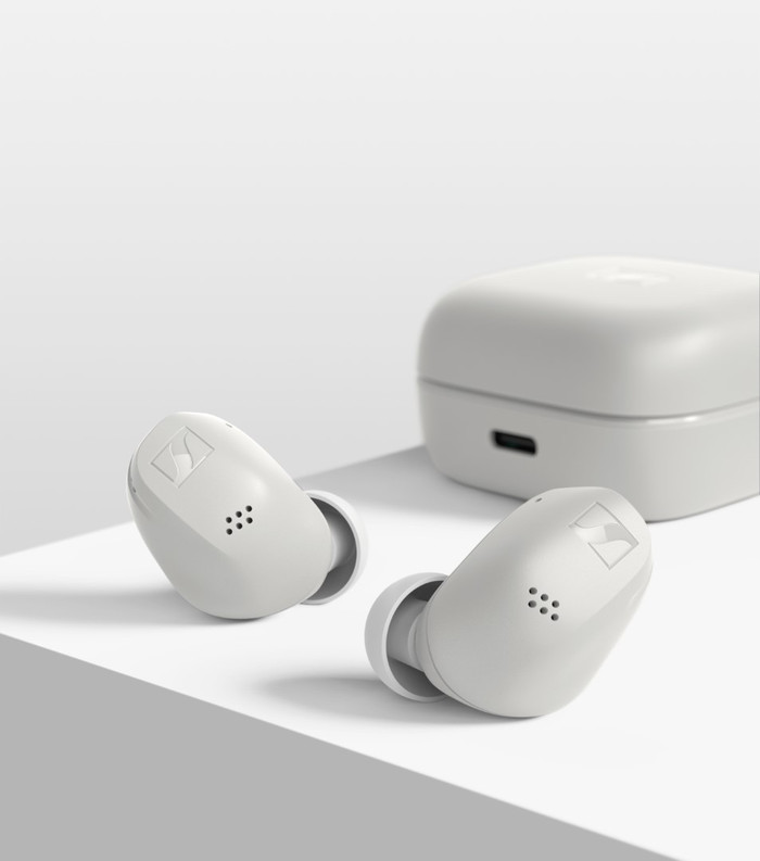 Sennheiser Accentum True Wireless Wit product in gebruik