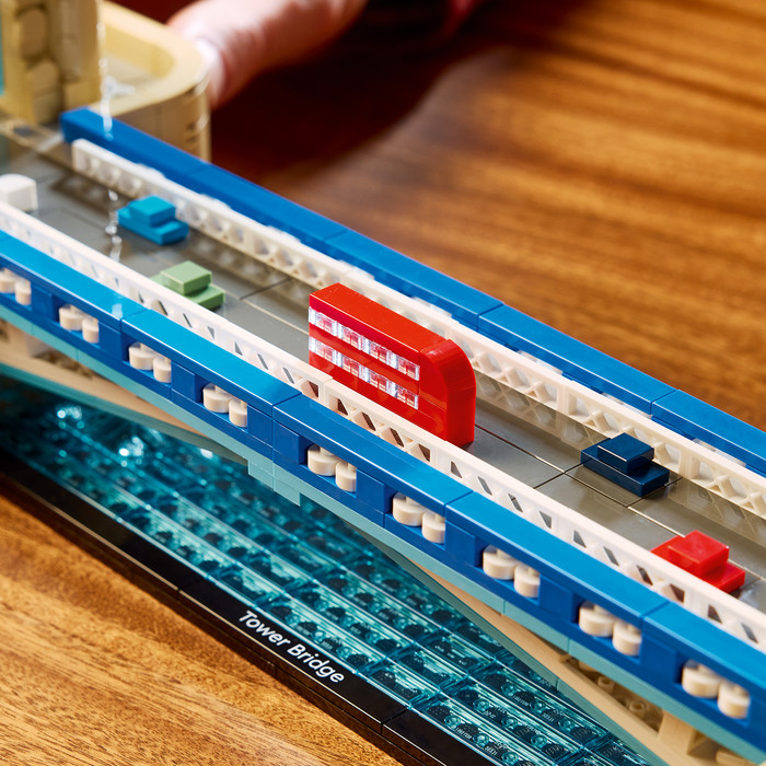 LEGO Architecture Tower Bridge 21067 detail