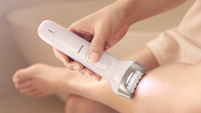 Philips Series 9900 Beauty Set BRE738/00 product in gebruik