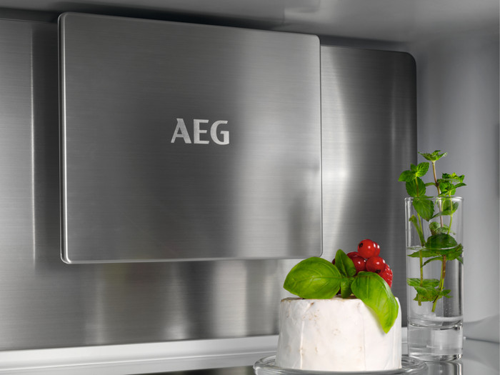 AEG TSC8M18WCF detail