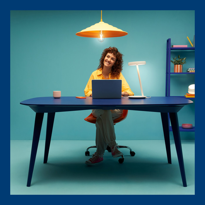 WiZ smart desk lamp - all shades of white light visual supplier