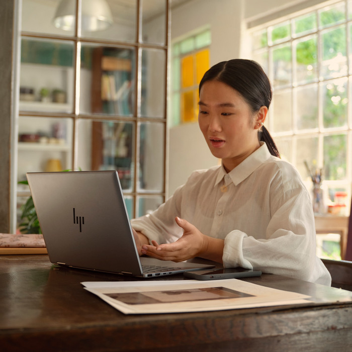 HP ENVY x360 OLED 14-fc0976nd product in gebruik