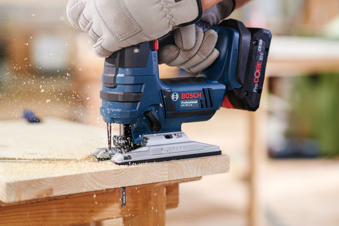 Bosch Decoupeerzaagblad T144 D Speed for Wood 3x product in gebruik