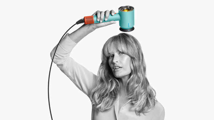 Dyson Supersonic Nural Keramiek Patina/Topaas product in gebruik