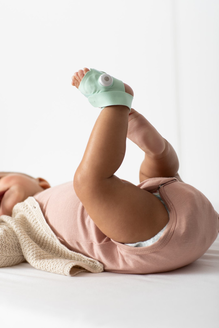 Owlet Cam 2 + Dream Sock Bedtime Blue OW-DSDUO-BL product in gebruik