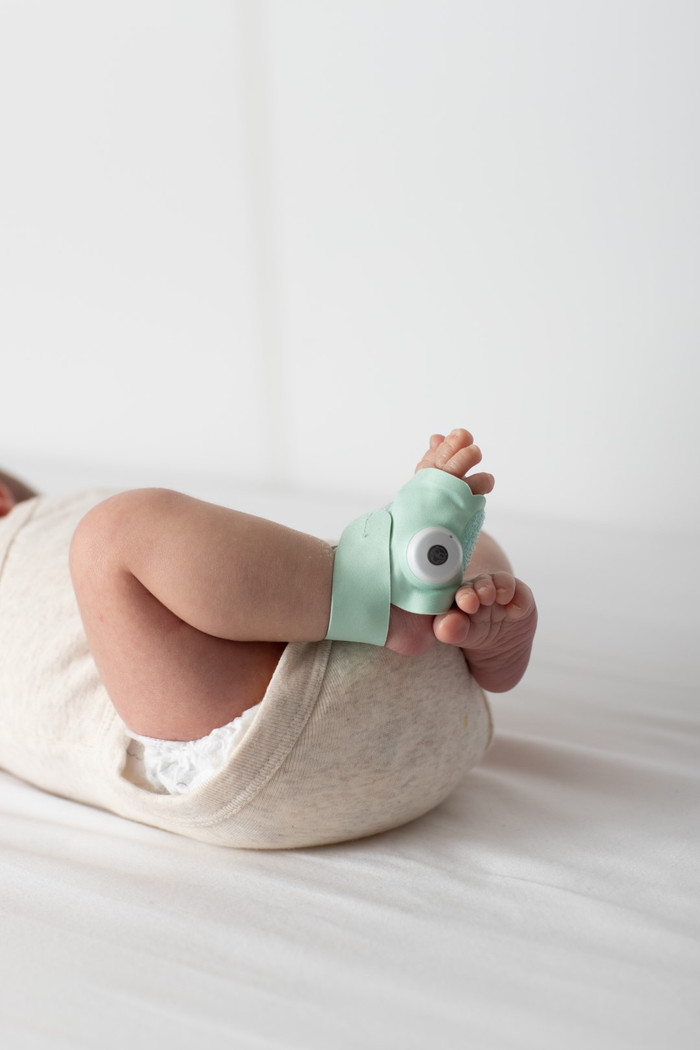 Owlet Cam 2 + Dream Sock Bedtime Blue OW-DSDUO-BL product in gebruik