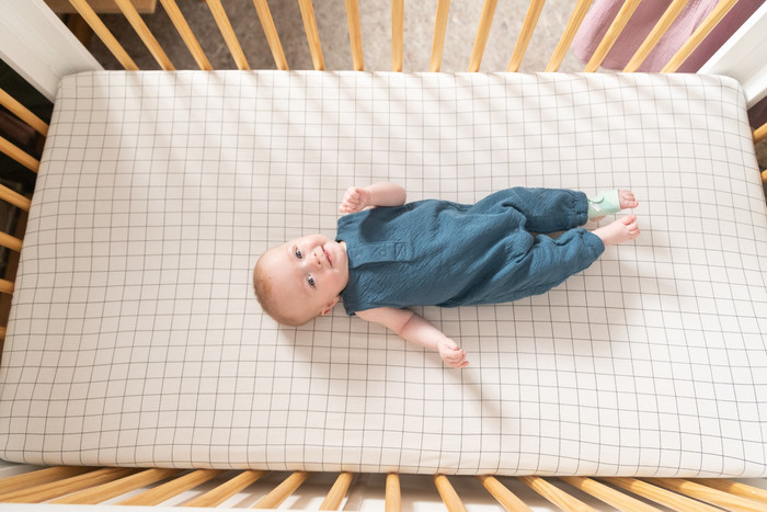 Owlet Cam 2 + Dream Sock Bedtime Blue OW-DSDUO-BL product in gebruik