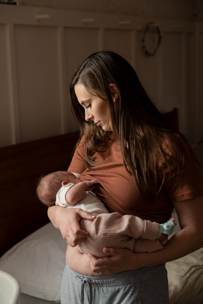 Owlet Dream Sock Mint OW-DS-MI product in use