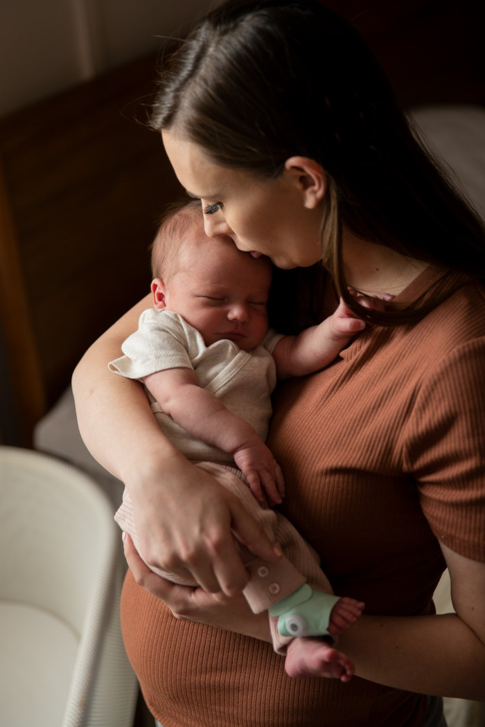 Owlet Dream Sock Mint OW-DS-MI product in use