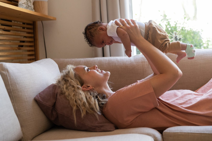 Owlet Dream Sock Mint OW-DS-MI product in use