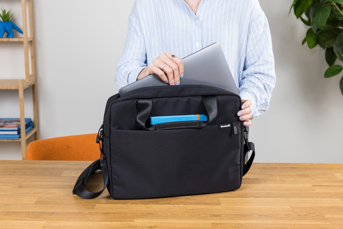 BlueBuilt Shoulder Bag for 14-inch Laptops product in use