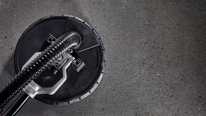 DeWalt DWE7800-QS product in use