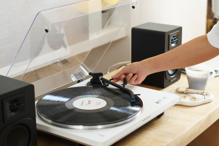 Audio-Technica AT-LP70xBT White product in use