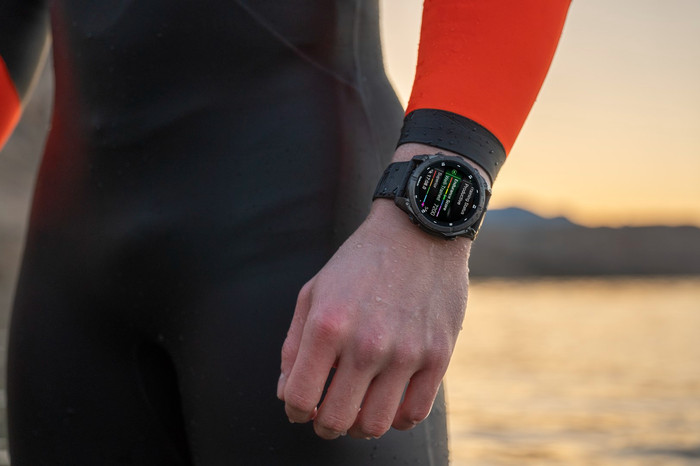 Garmin Fenix 8 Black 47mm product in use