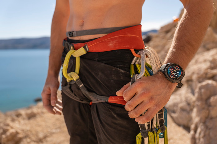 Garmin Fenix 8 Black 47mm product in use