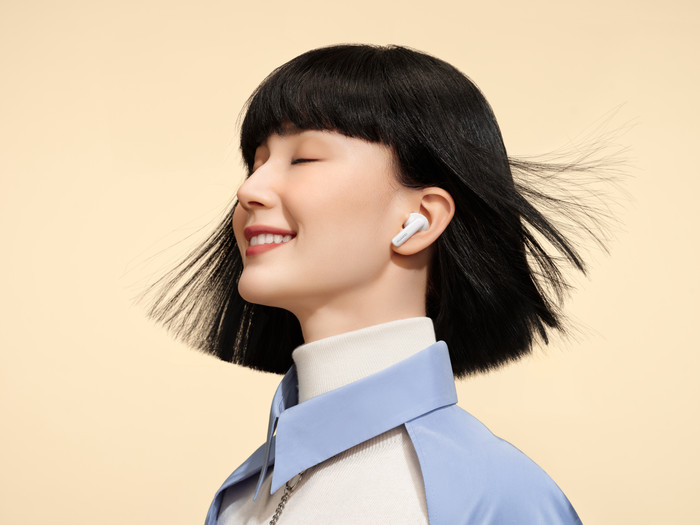 Huawei Freebuds 5i Weiß produkt in gebrauch