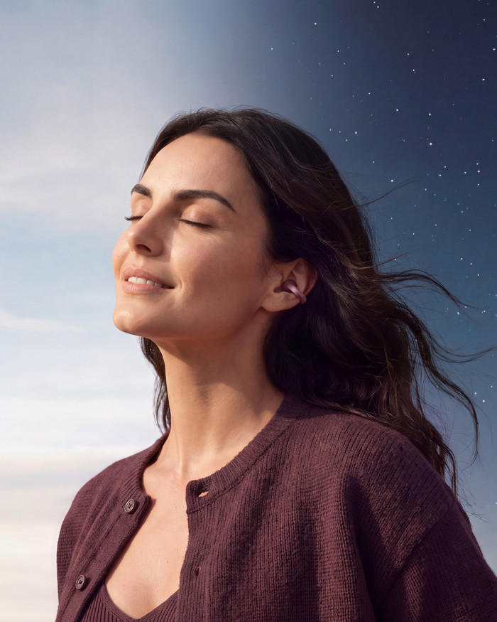 Soundcore AeroClip 2 Red product in use