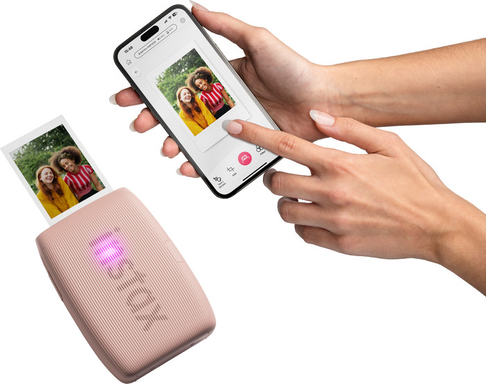 Instax Mini Link 3 Rose Pink product in gebruik