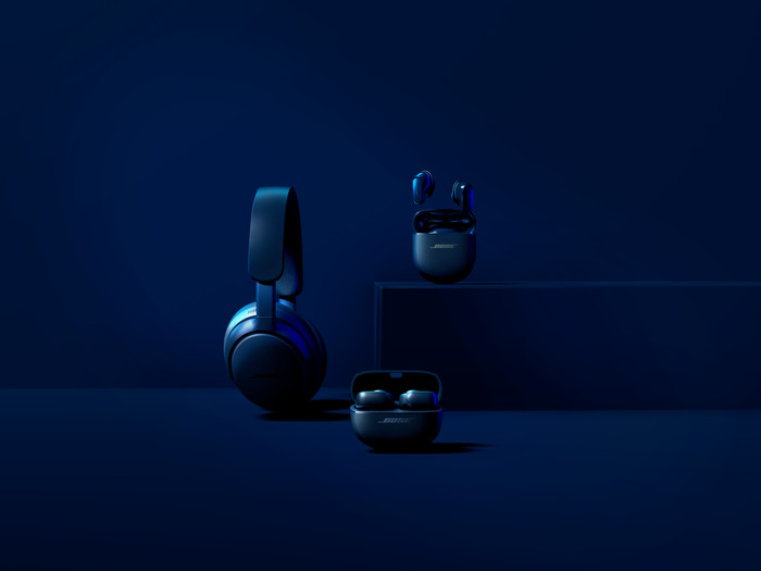 Bose QuietComfort Ultra Earbuds Dunkelblau produkt in gebrauch