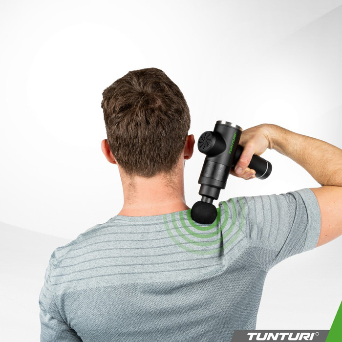 Tunturi MG40 Massage Gun product in gebruik