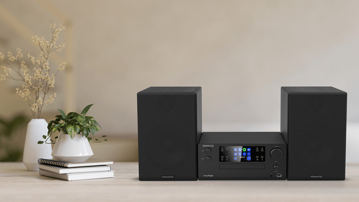Kenwood M9500S Black product in use