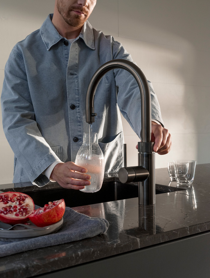Quooker PRO3 + Quooker Flex Round Gunmetal product in gebruik