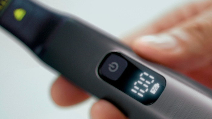 Philips OneBlade Pro 360 QP6652/30 Face & Body Chroom detail