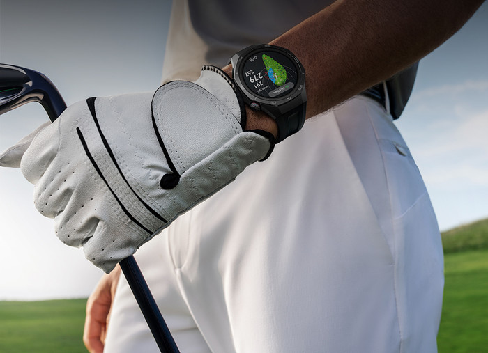 Huawei Watch GT5 Pro 46mm Gray/Black product in use